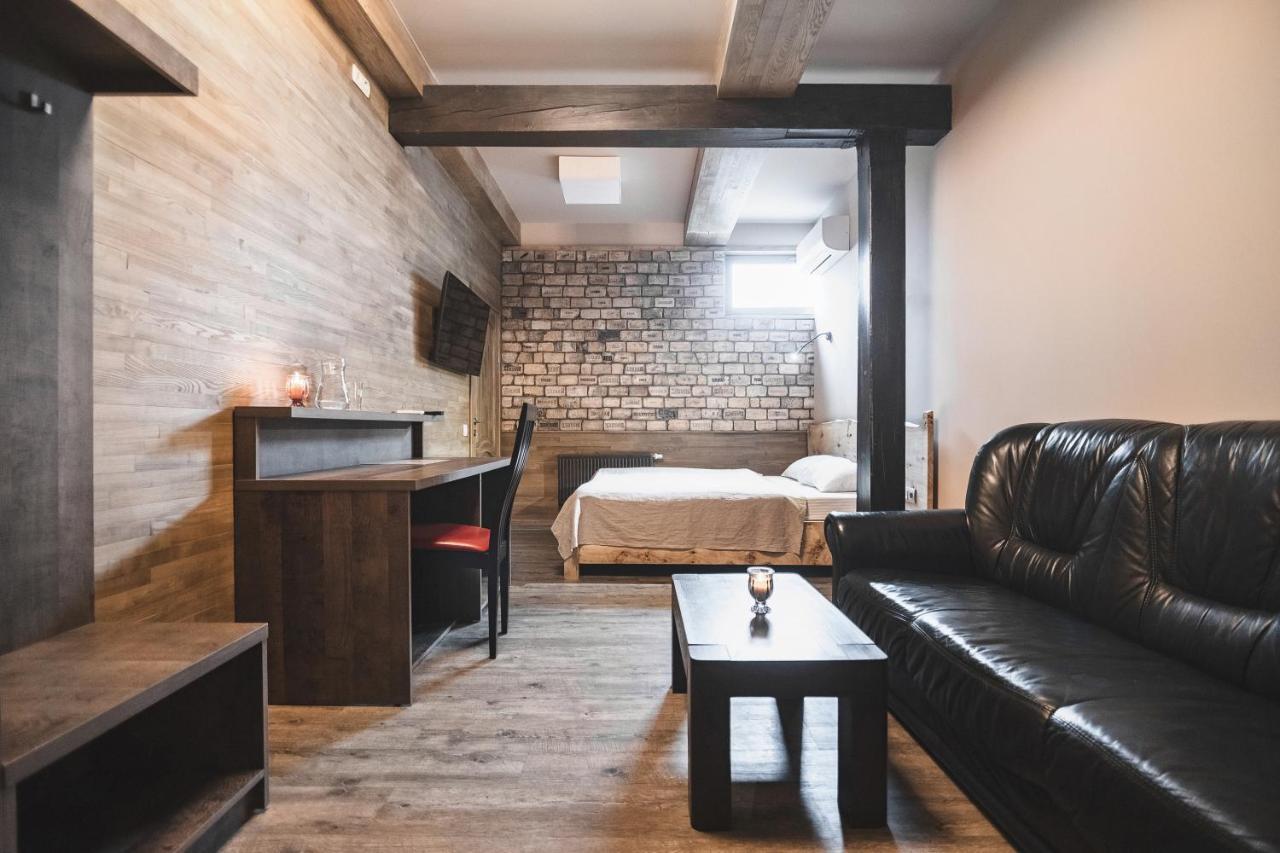 Pieno Piano Hotel Rivne Buitenkant foto